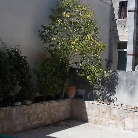 Le Phenix Hotel *