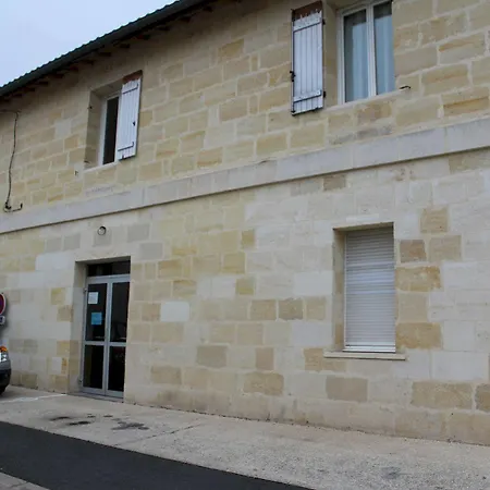Le Phenix Hotel *