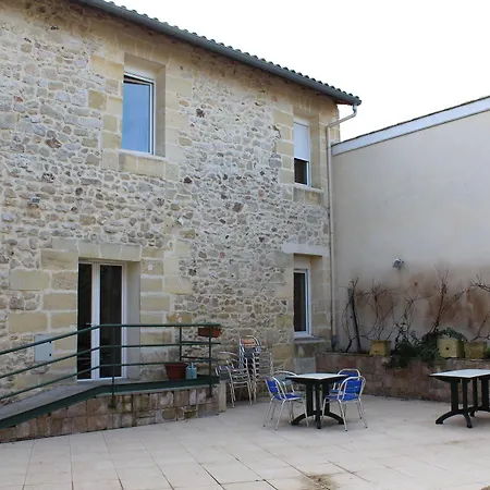 Le Phenix Hotel